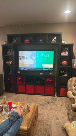 Entertainment center