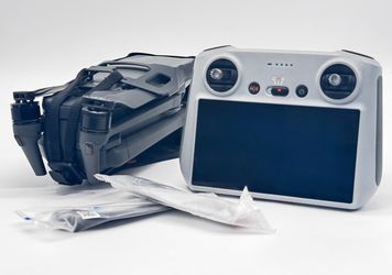 DJI Mavic 3 Classic Camera Drone Grey (2022) with Remote
