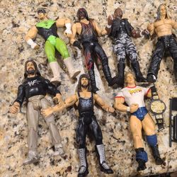 57 WWE  WRESTLERS 