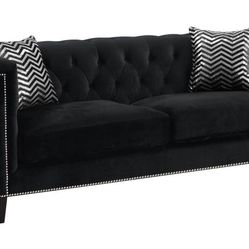 GLAM BLACK VELVET TUFTED NAILHEAD ACCENTS SOFA - SILLON