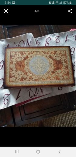 Decorative jewelery box