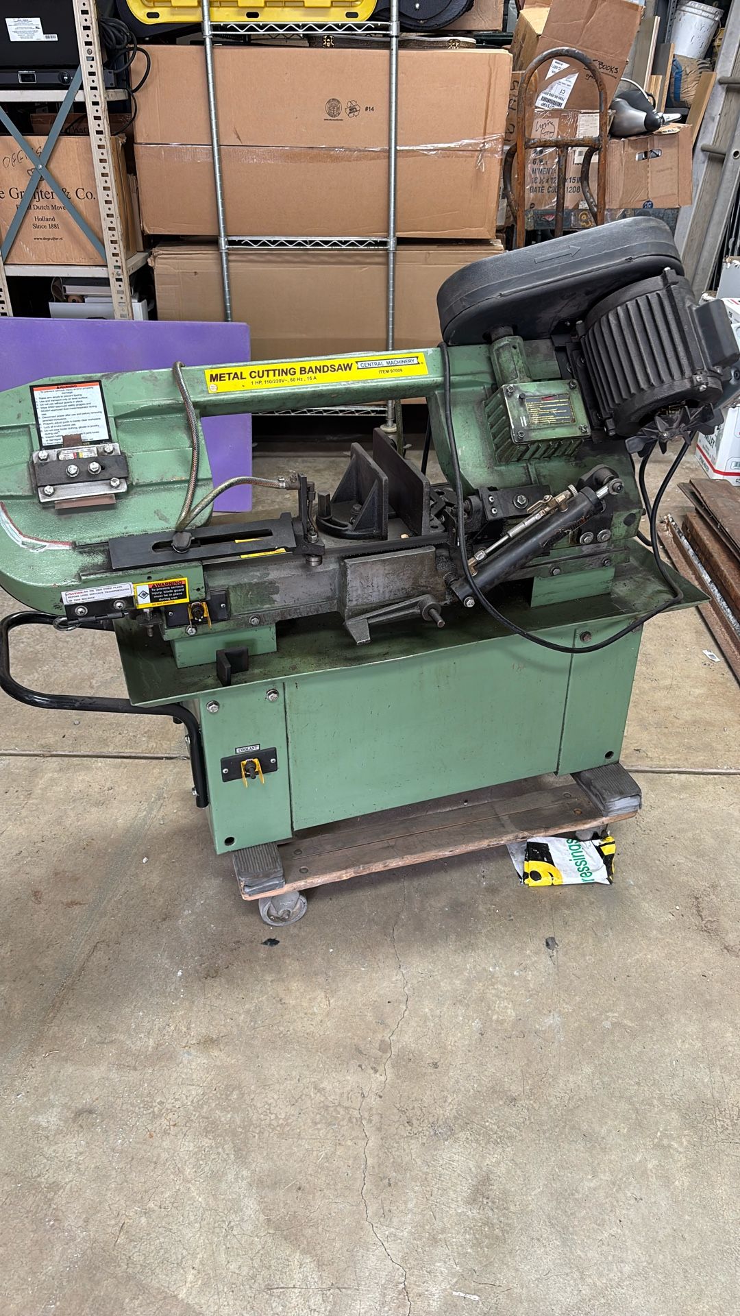 Bandsaw - Central machinery