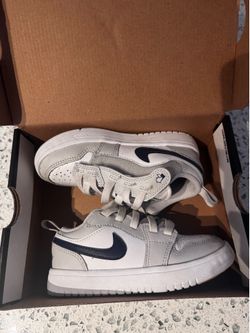 Boys Jordan 1 Low
