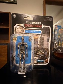 Star Wars IG-12 w/ Grogu Figure