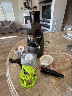Kuvings EVO820 Slow Juicer Like New