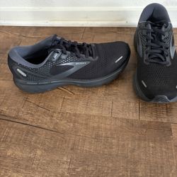 Shoes - Brooks Ghost 14