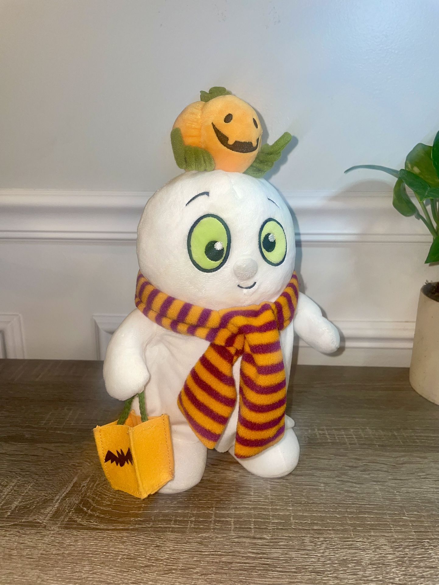 Hallmark Halloween Trick n Treat Ghost Animated Plush Sings Dances Music “Works”