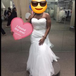 Never Worn Wedding Dress 