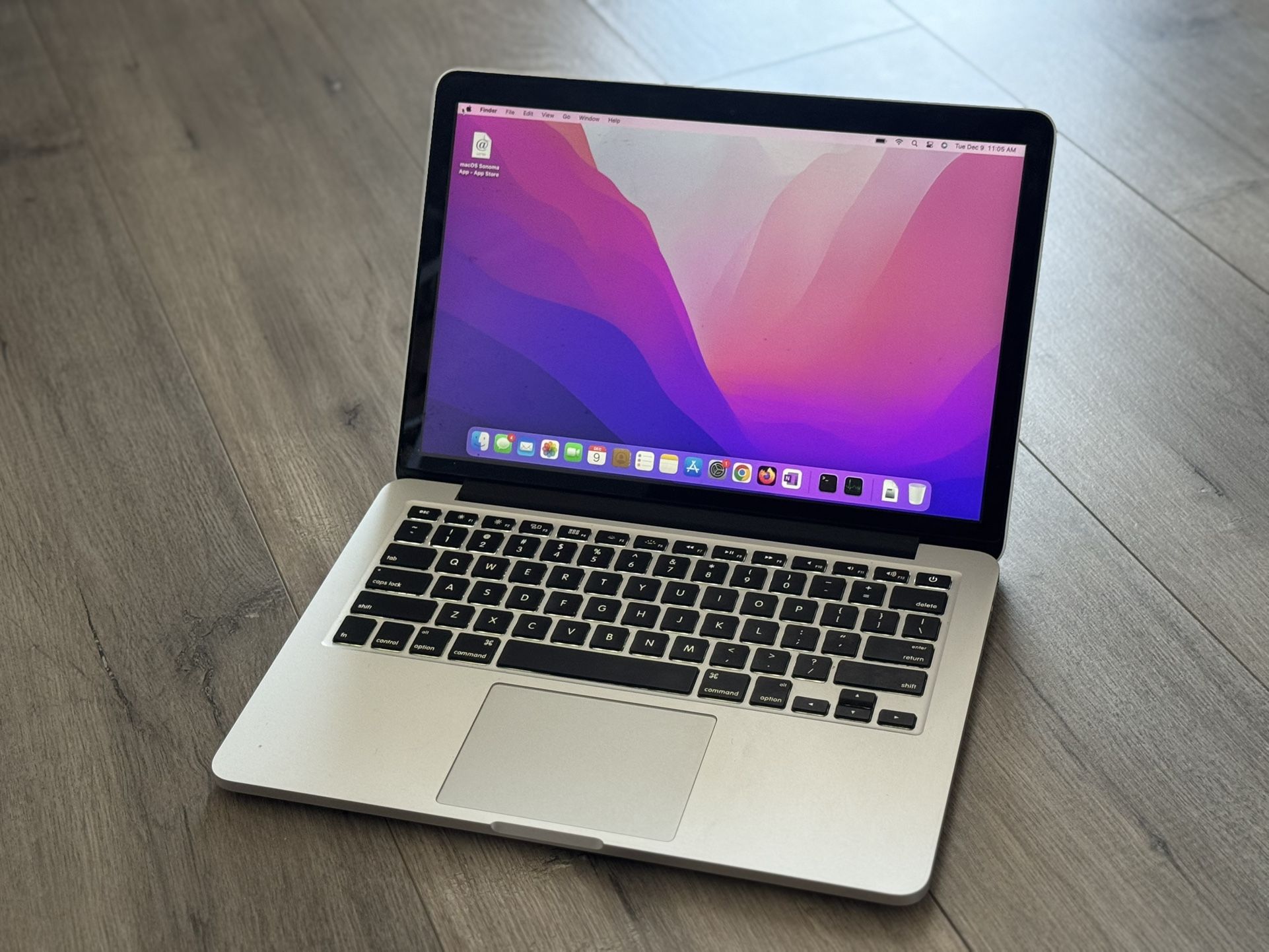 MacBook Pro 2015 13 in, 16GB RAM, 1 TB SSD, i7
