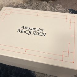 Alexander McQueen Size 5 for Sale in Las Vegas, NV - OfferUp