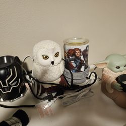 Lot of sentsey items