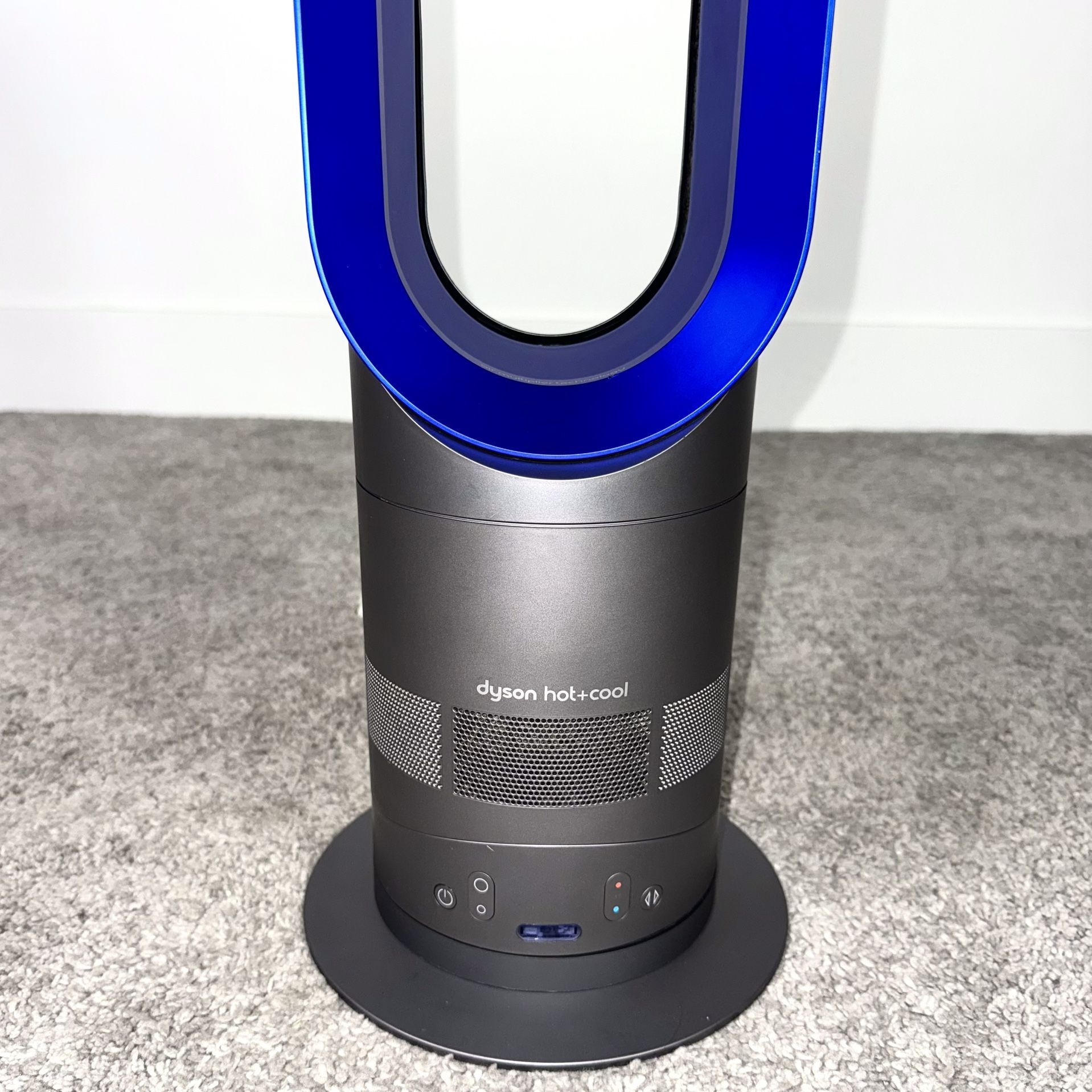 Dyson AM04 Air Multiplier Bladeless Hot Cool Table Fan Heater