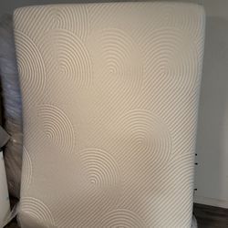 Tempurpedic Memory Foam Queen Mattress