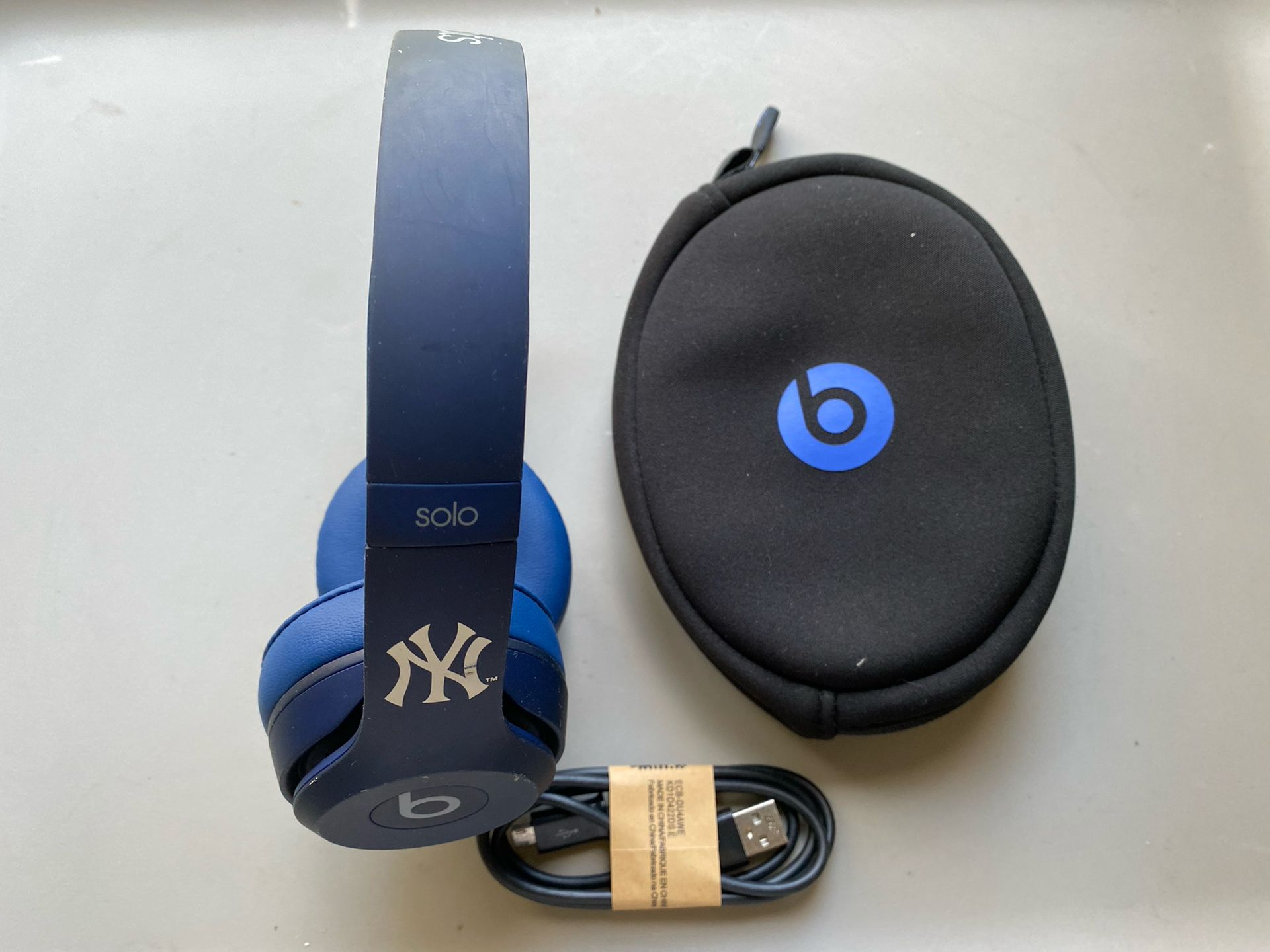 Beats Solo Wireless Headphones - Midnight Blue