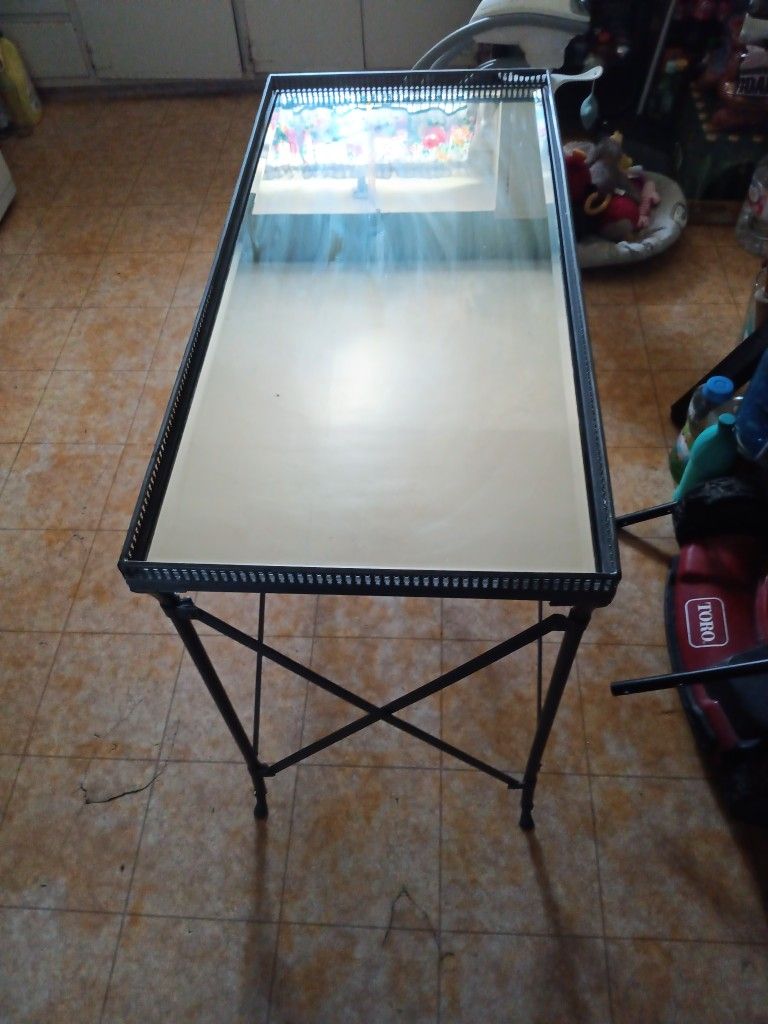 Entry Table With Mirror