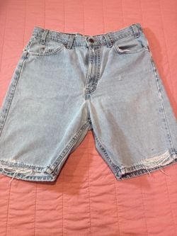 Vintage Levi’s 505 Denim Shorts Men’s W34 Distressed 1658