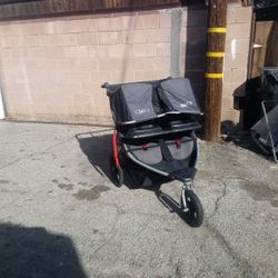 B.O.B Revolution Flex  Dualie Double Stroller