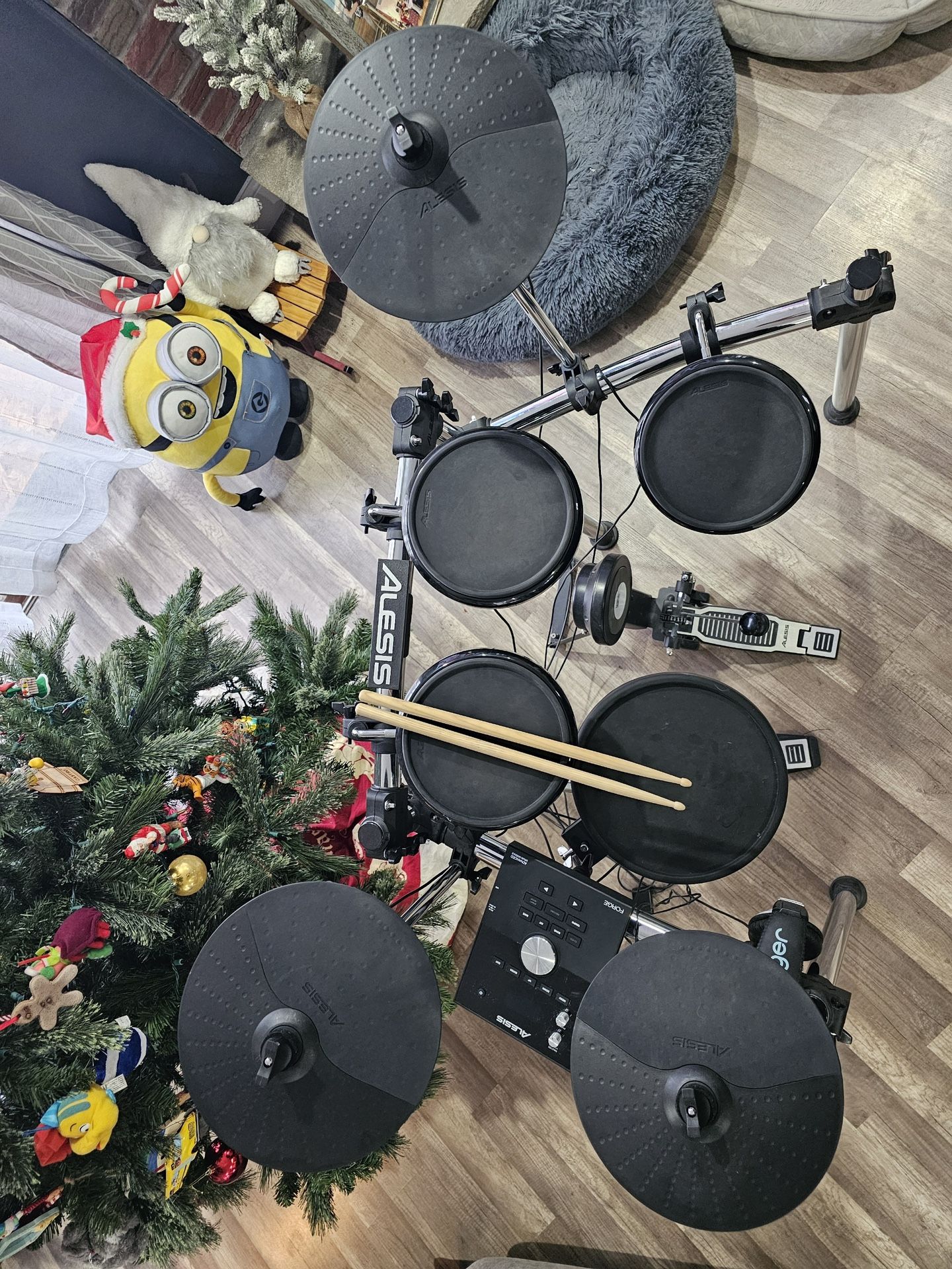 FULL ALESIS DRUM KIT PLUS EXTRAS