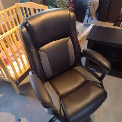 New Serta Manager Chair 