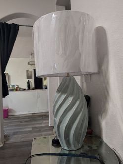2 LAMPS