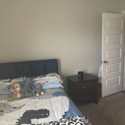 Full Size Bed (mattress And Headboard Included)