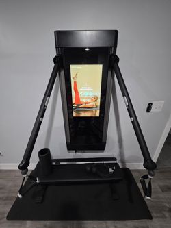 2023 Tonal Home Gym Excellent Condition Under 50 Rides - Eagle Mountain, UT