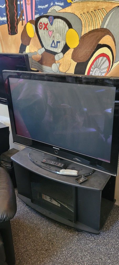 42" Flatscreen TV