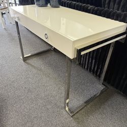 Desk With 2 Drawers In White 
