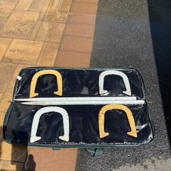 HorseShoes game Set With Carrying case