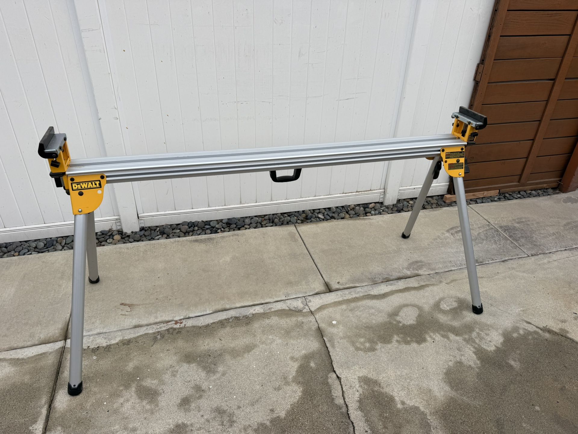 DEWALT DWX723 HEAVY DUTY MITER SAW STAND (excellent Condition)