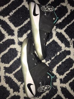 Kyrie 2 basketball shoes size 7