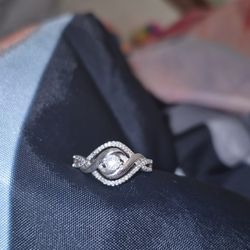 1/5 https://offerup.com/redirect/?o=Y3QudHc=. Diamond Knot Ring in Sterling Silver Size 7