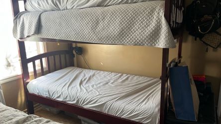 Camas literas desmontables  con escalera