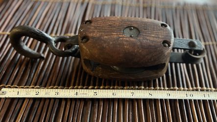 Vintage Wood & Metal Single Block Tackle Barn Pulley Hoist 