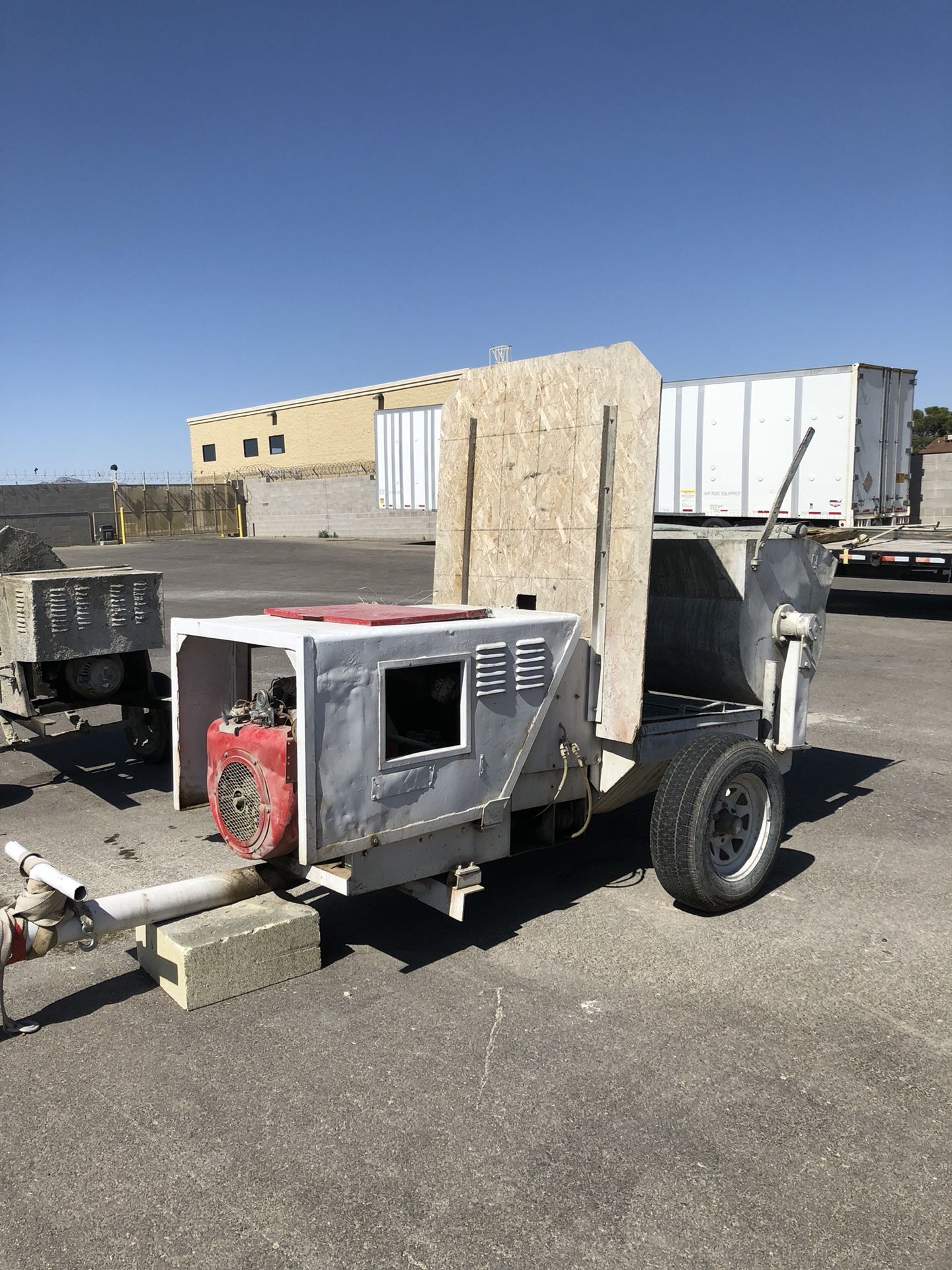 Thomsen Plaster pump Wisconsin vh4d engine, runs excellent