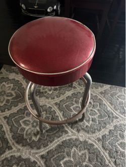 Bar stool