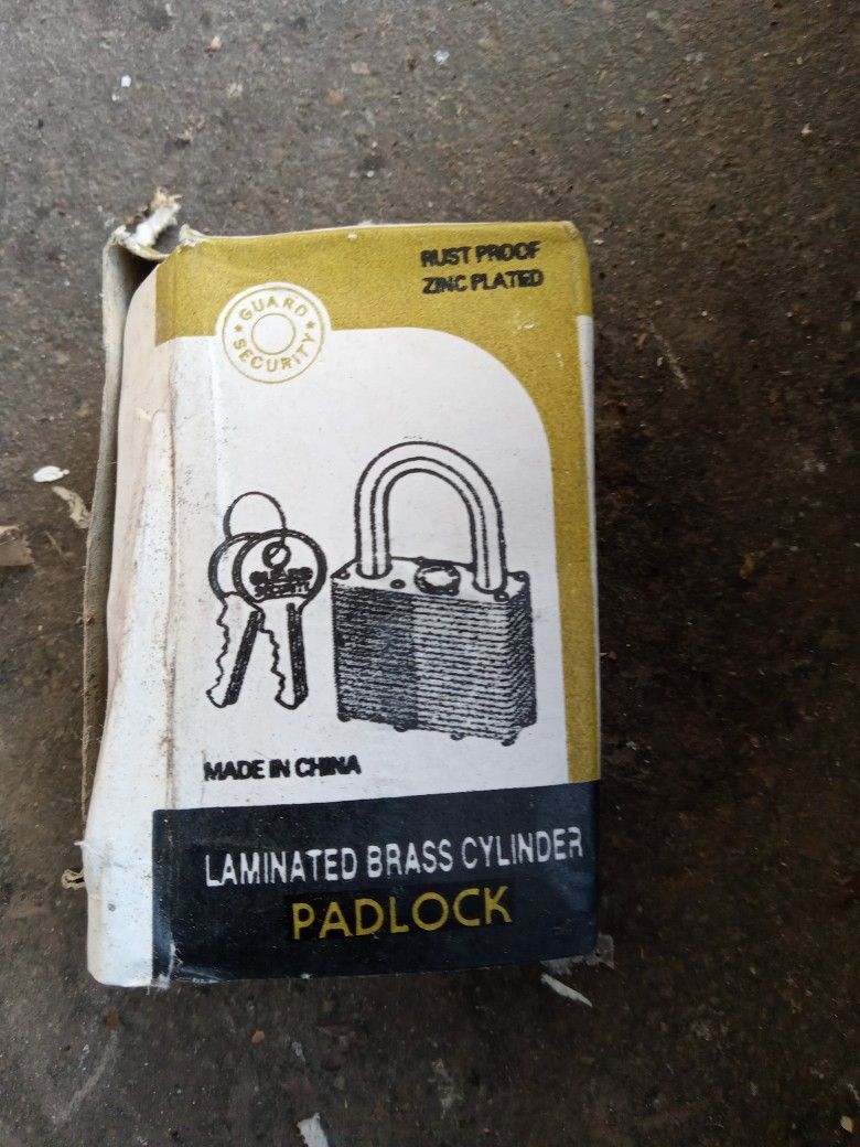 38 Vintage Padlocks With Keys