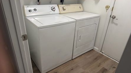 Whirlpool Washer and Dryer Set