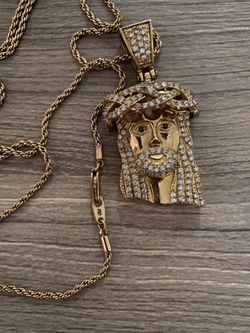 Jesus gold charm& chain