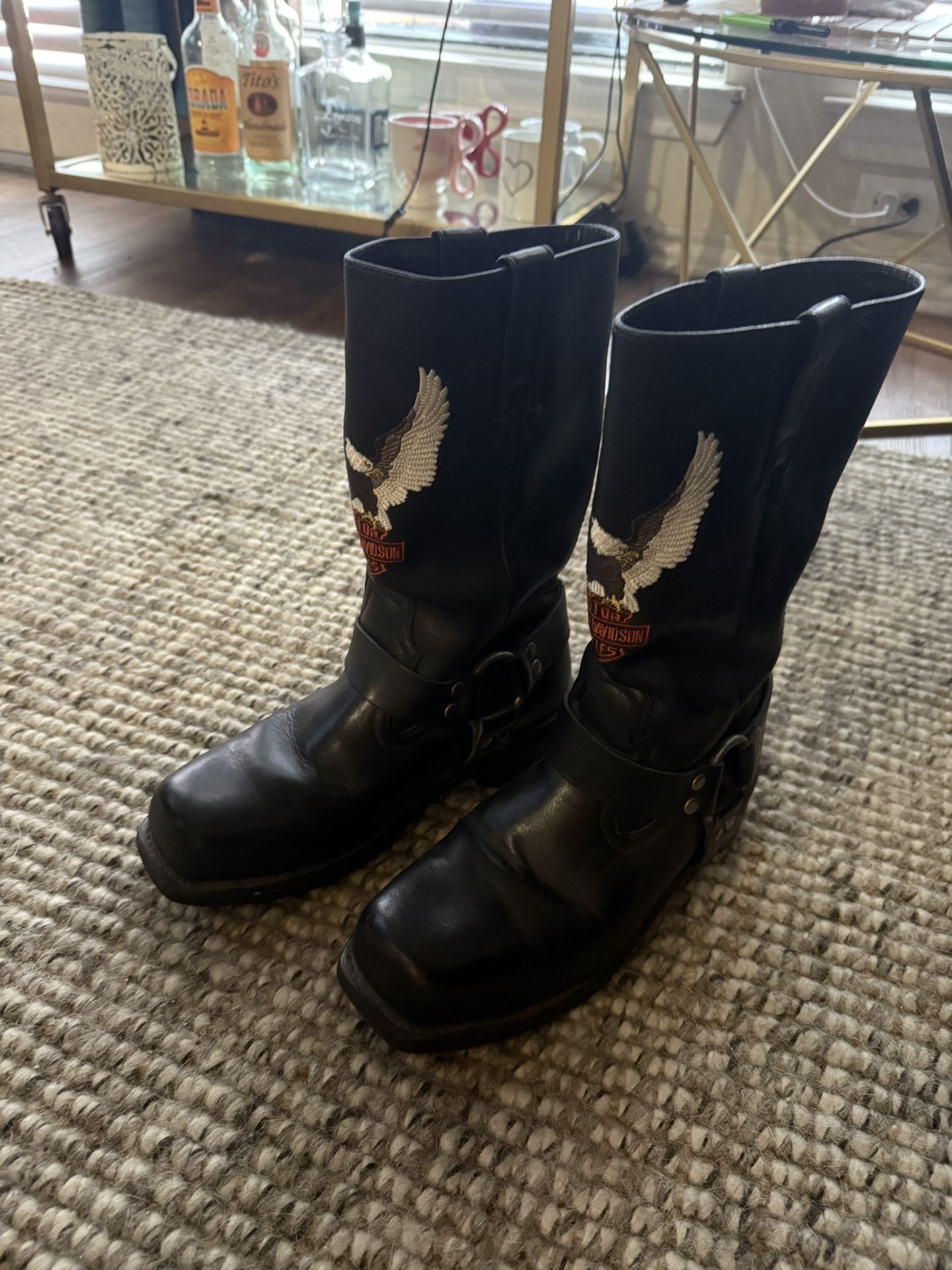 Unisex Boots Size 8