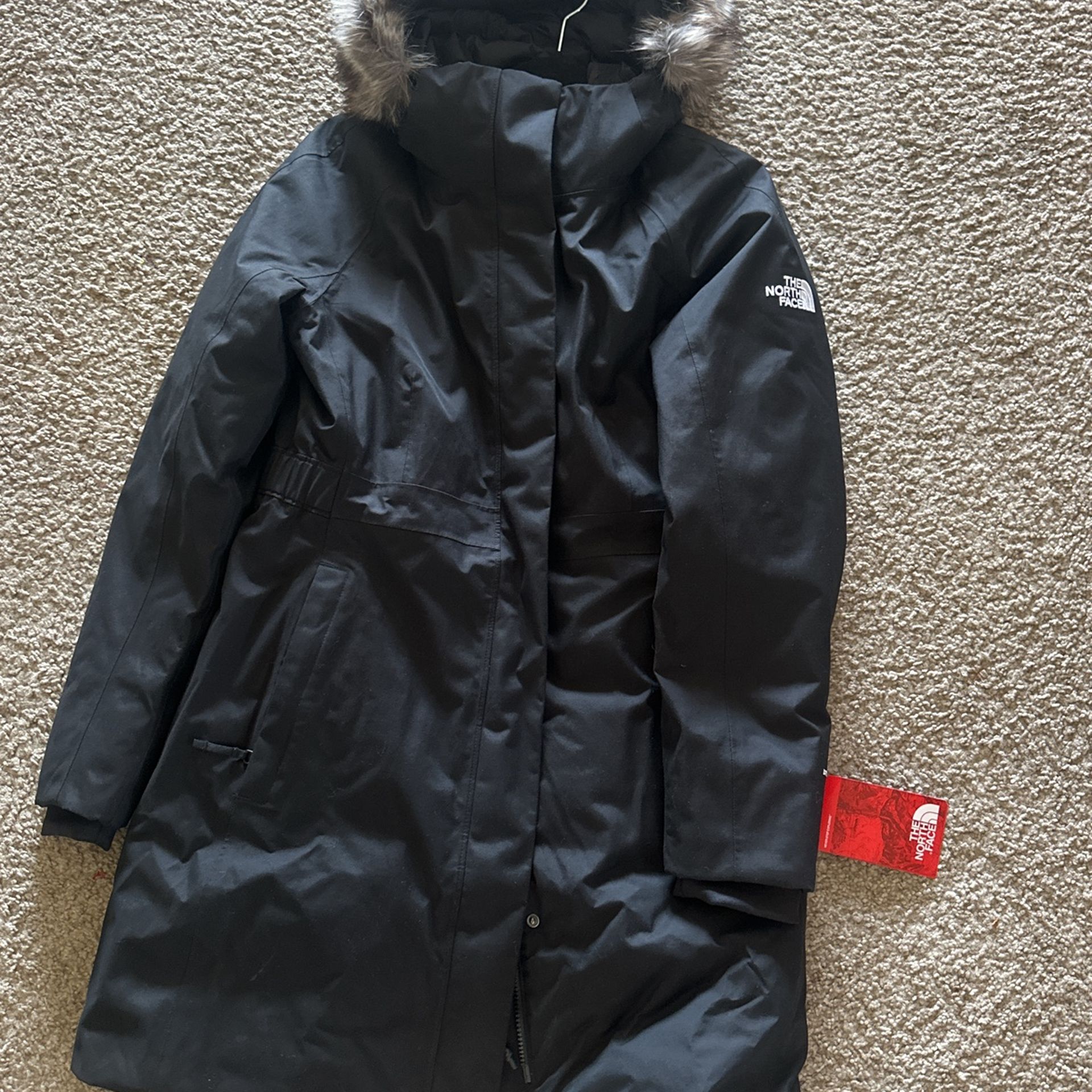 Brand New North Face Women Winter Jacket Coat) Size M Can Fit L