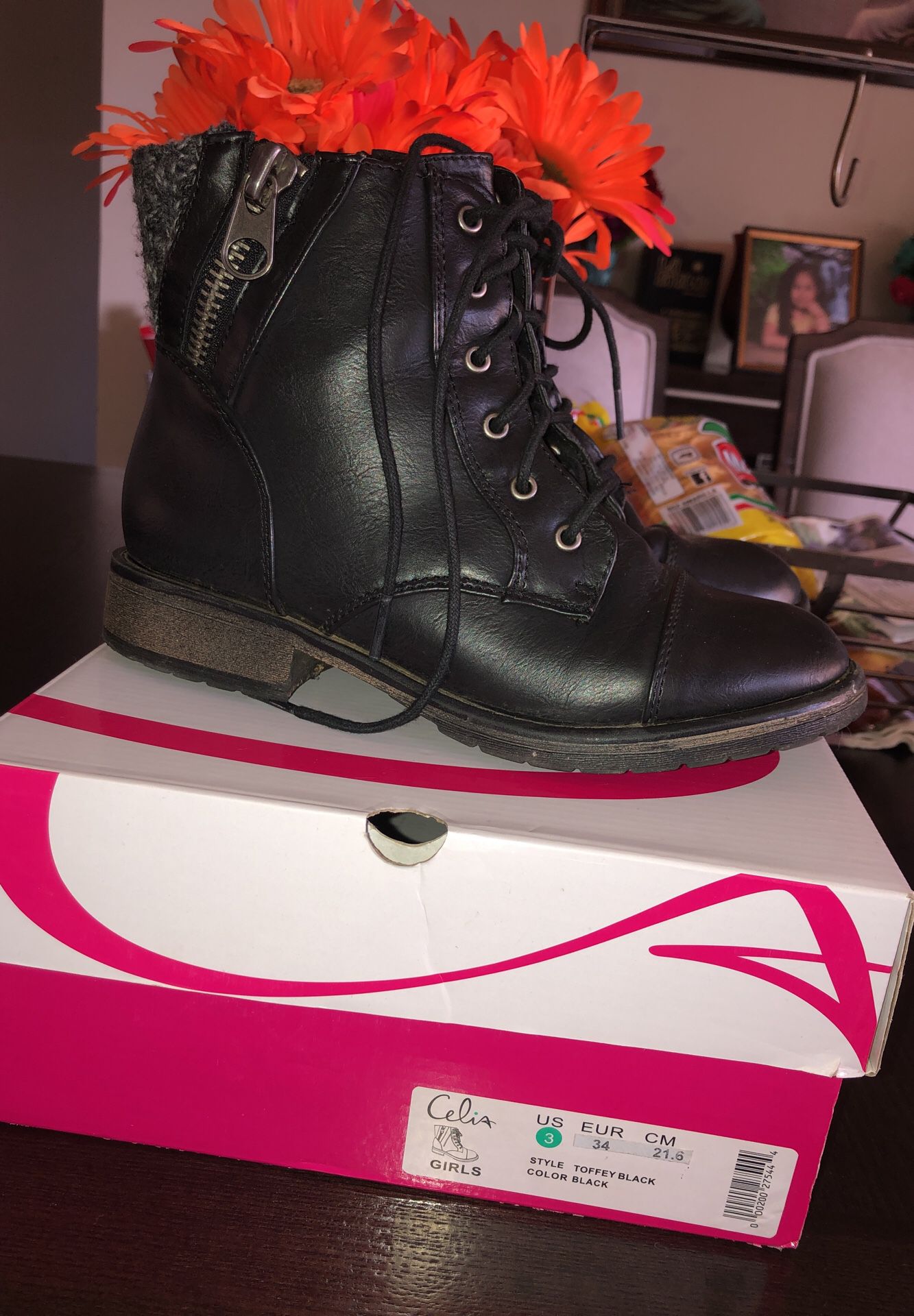 Girls black boots