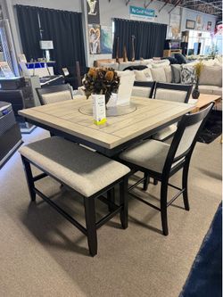 Cute dining set! Easy financing! 🏡💙🎉