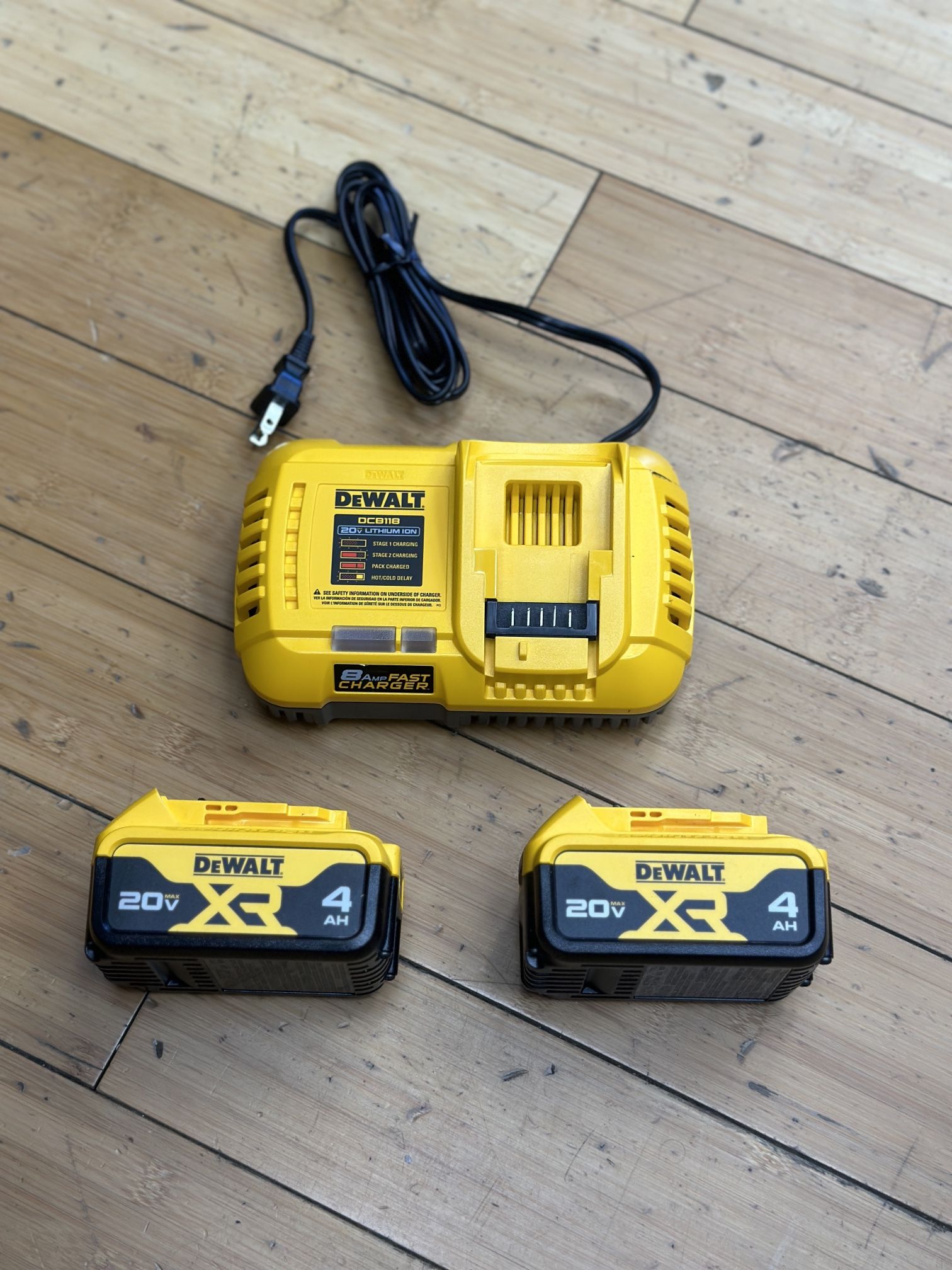Dewalt 20v 4Ah Battery Fast Charger 8AMP Combo