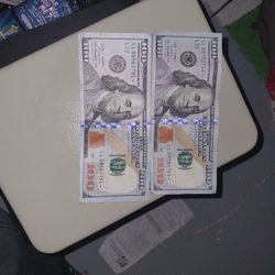 2x $100 Star Notes I'm No Expert On Grade But They're In Pretty Damn Good Shape Make Offers $ 500???