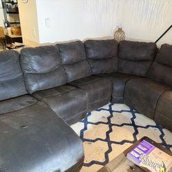 La- Z- Boy Sectional! 