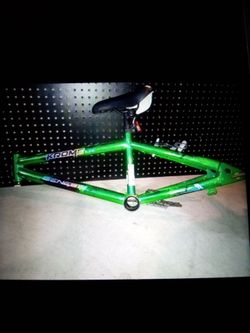 Boys Chrome Genesis 1.8 Frame