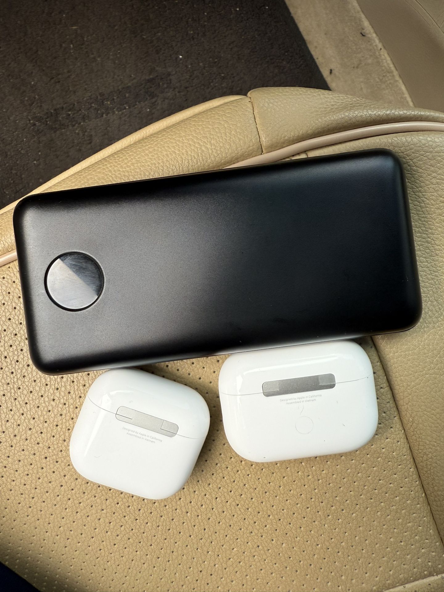 AirPods 4 & AirPods Pro’s