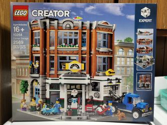 LEGO Corner Garage 10264