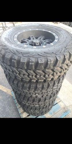 Rubicon Jeep And truck / 5 Rims and Tires